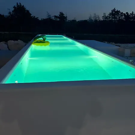 Aeneas Pool & Jacuzzi Al Mare Torre Guaceto וילה *