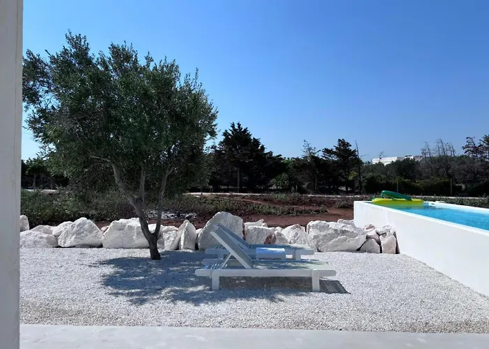 Aeneas Pool & Jacuzzi Al Mare Torre Guaceto וילה