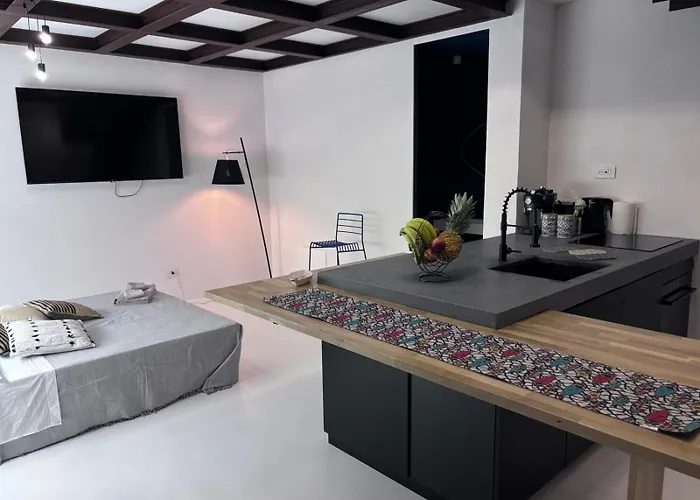 Aeneas Pool & Jacuzzi Al Mare Torre Guaceto Villa